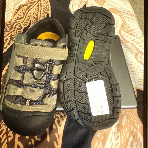 KEEN. KIDS. SHOES. 28 - Picture 7 of 9